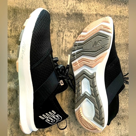 New Balance Women's DynaSoft Nergize V3 Shoes - Picture 2 of 3